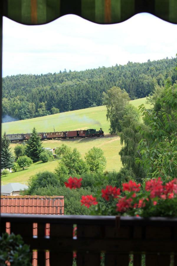 Ferienwohnung Bahnelblick Курорт Йонсдорф Экстерьер фото